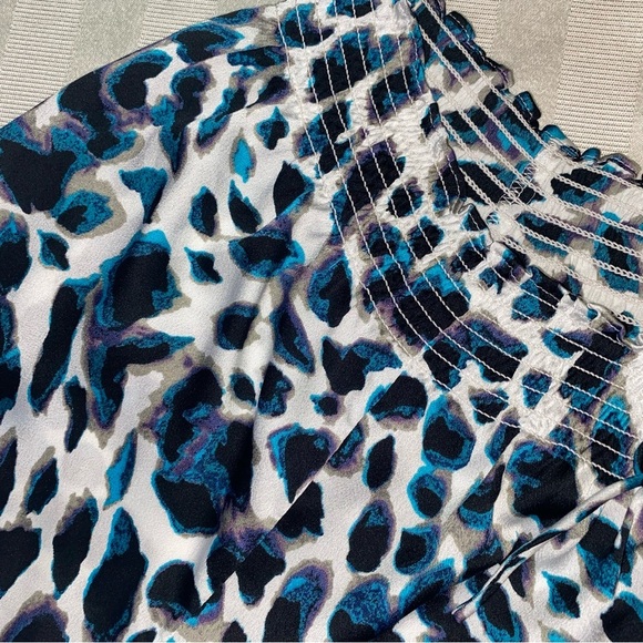 Ann Taylor Black/White Leopard Print Relaxed Smocked Blouse Sz XL Scoop Neck - Picture 9 of 9